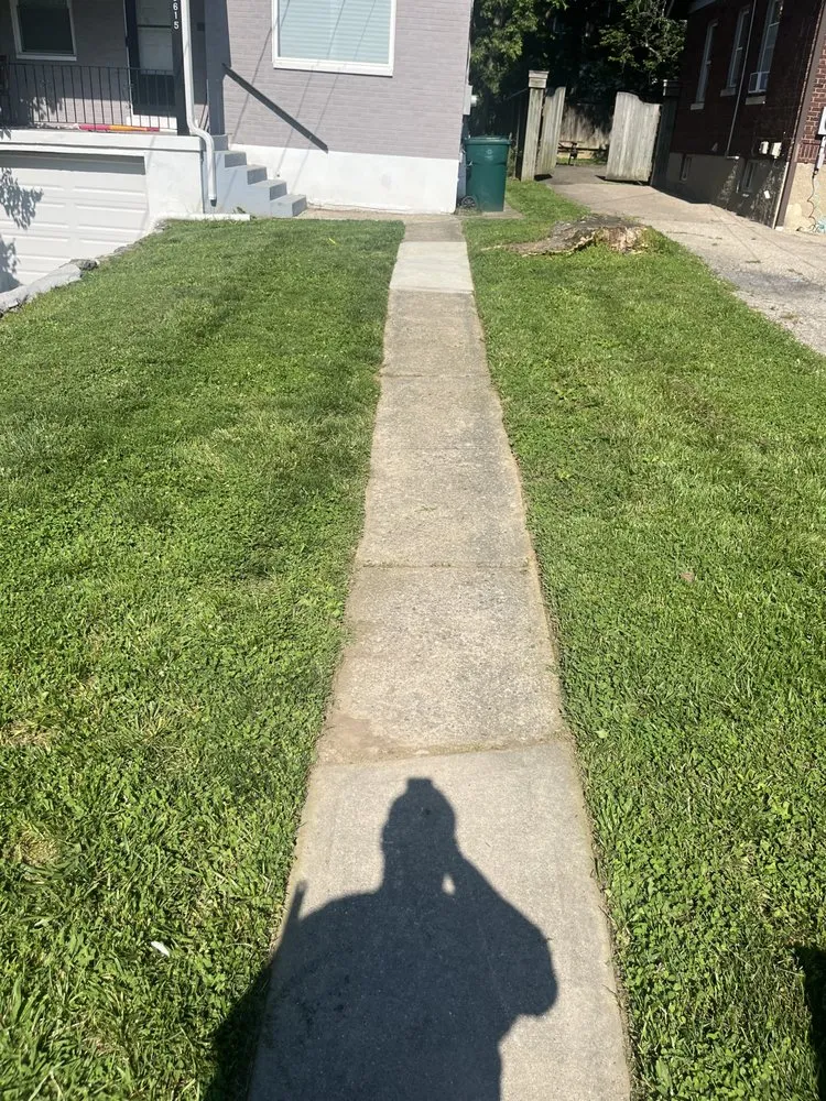 Expert lawn care service near you in Cincinnati, OH by Wards Lawn & Landscaping