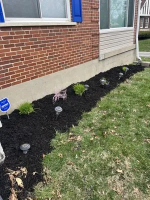 Wards Lawn & Landscaping Logo