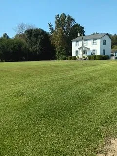 Local yard maintenance in Stantonsburg, NC - Wards Lawn Care
