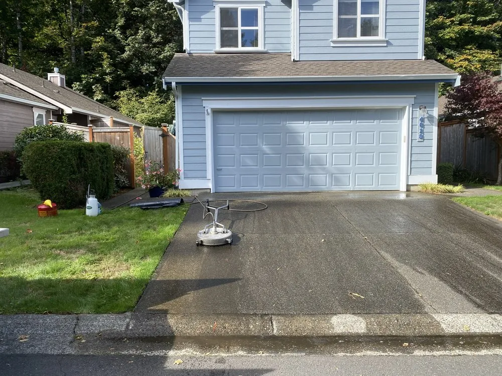 Local outdoor landscaping for homes in Olympia, WA by Warr Construction