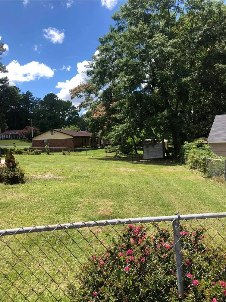 Affordable landscape design for homes in Augusta, GA by Warren’s Lawn Care