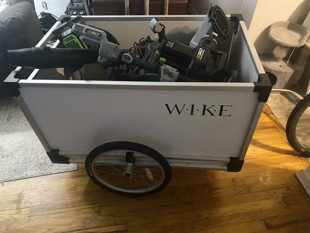 Local lawn mowing service experts serving Akron, OH - Warrens Lawn Mowing Service