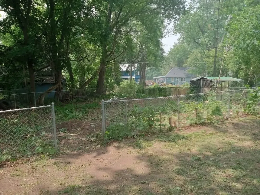 Custom lawn mowing service in Fenton, MI - Warrens Lawns and Trees