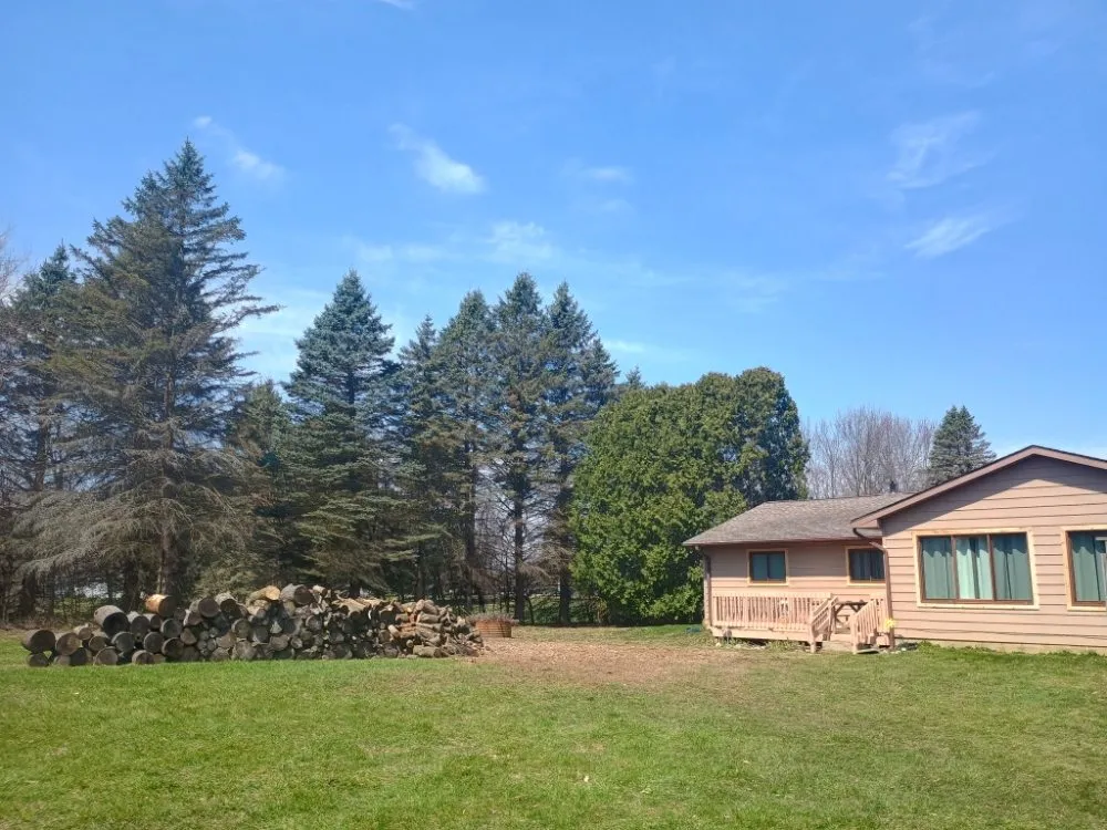 Local outdoor landscaping in Fenton, MI by Warrens Lawns and Trees
