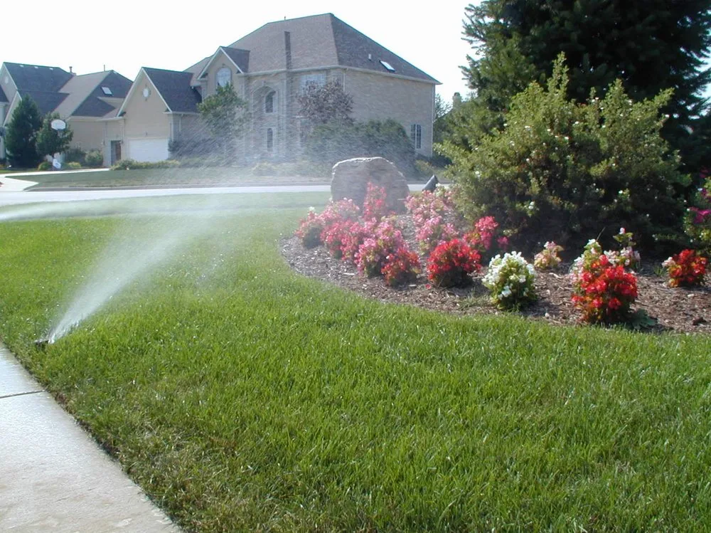Affordable landscaping services in Franklin, IN by Warweg