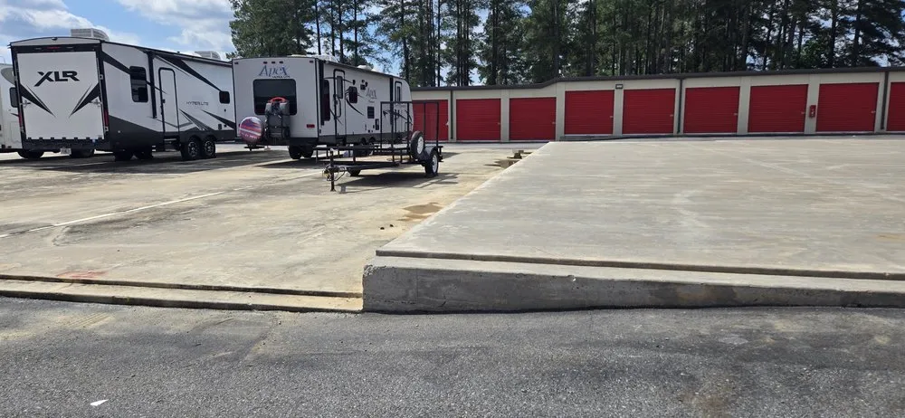 Top-rated lawn care service in Bonaire, GA - Wash Wizards