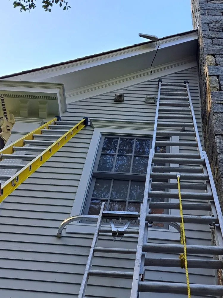 Expert lawn mowing service experts serving Stamford, CT - Washington Help