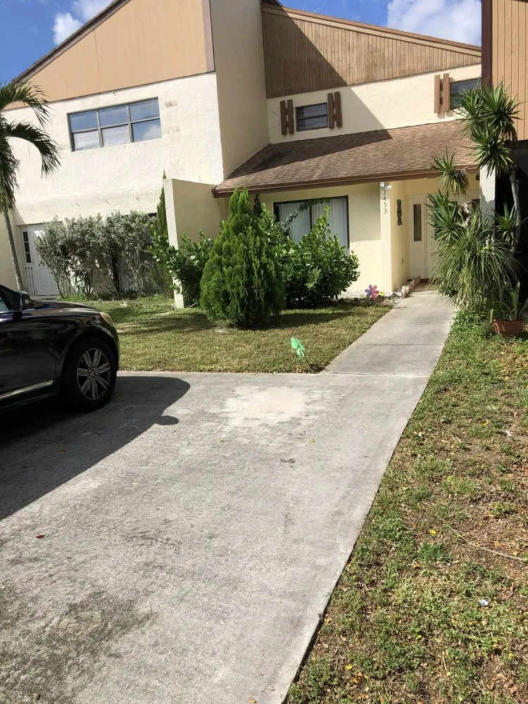 Professional lawn mowing service for residential properties in Wellington, FL by Watch Me Shine
