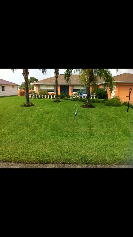 Professional garden landscaping for homes across Daytona Beach, FL - Watch'em Grow Tree and Lawn Services