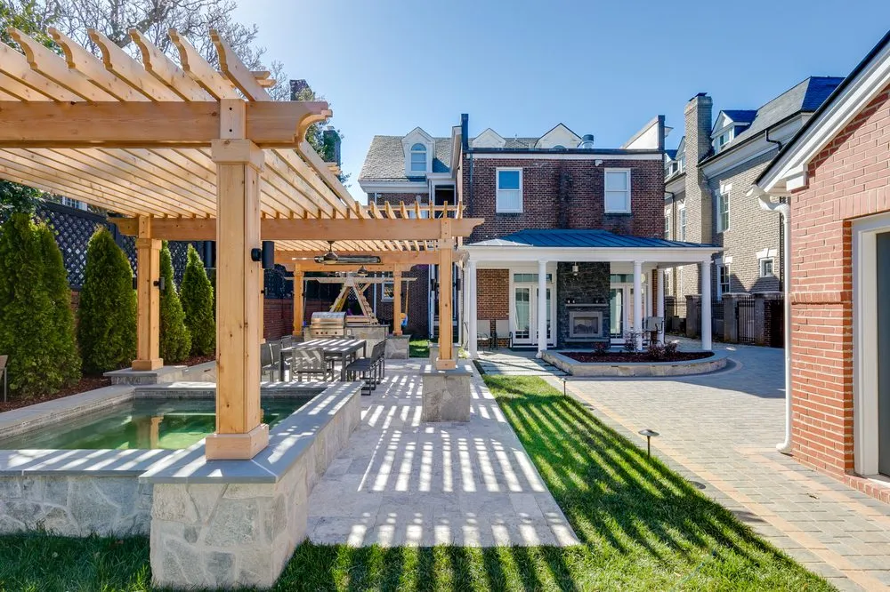 Reliable yard maintenance in San Jose, CA by Water and Earth Landscape Design