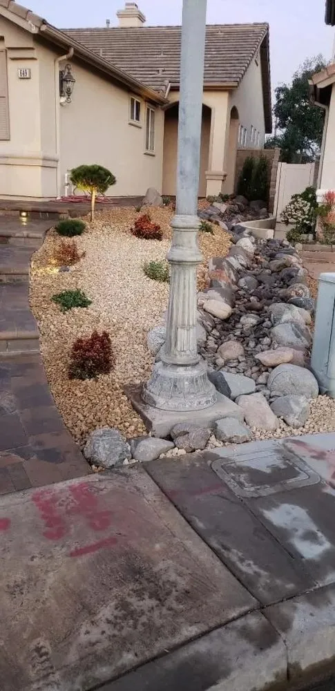 Custom outdoor landscaping experts serving Westminster, CA - Water Front Landscape