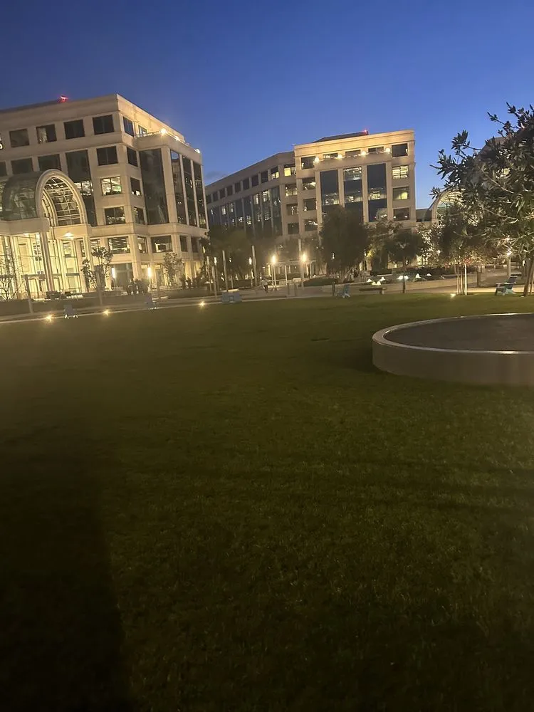 Professional residential landscaping experts serving Santa Monica, CA - Water Garden Company