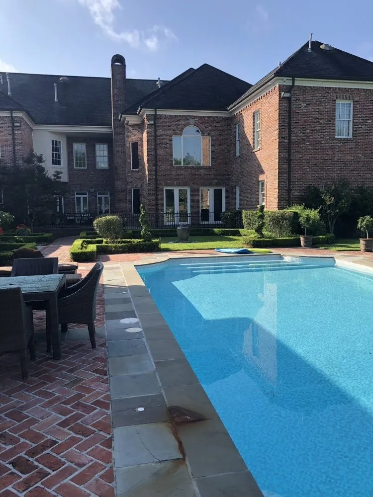 Professional landscaping services for year-round maintenance in Terrytown, LA by Water Wise Pool Services