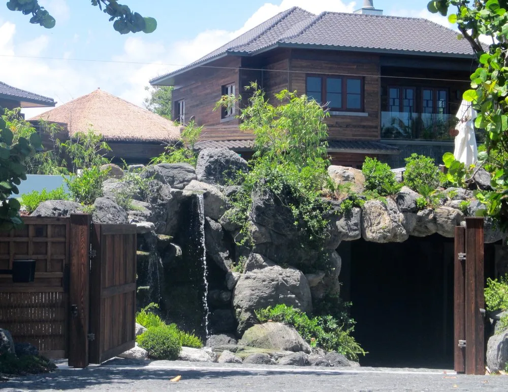 Local yard cleanup service for homes across Fort Lauderdale, FL - Waterfalls Fountains & Gardens