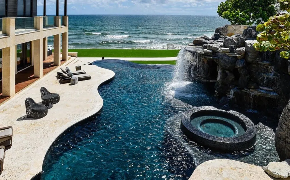 Local landscaping services for residential properties in Fort Lauderdale, FL by Waterfalls Fountains & Gardens
