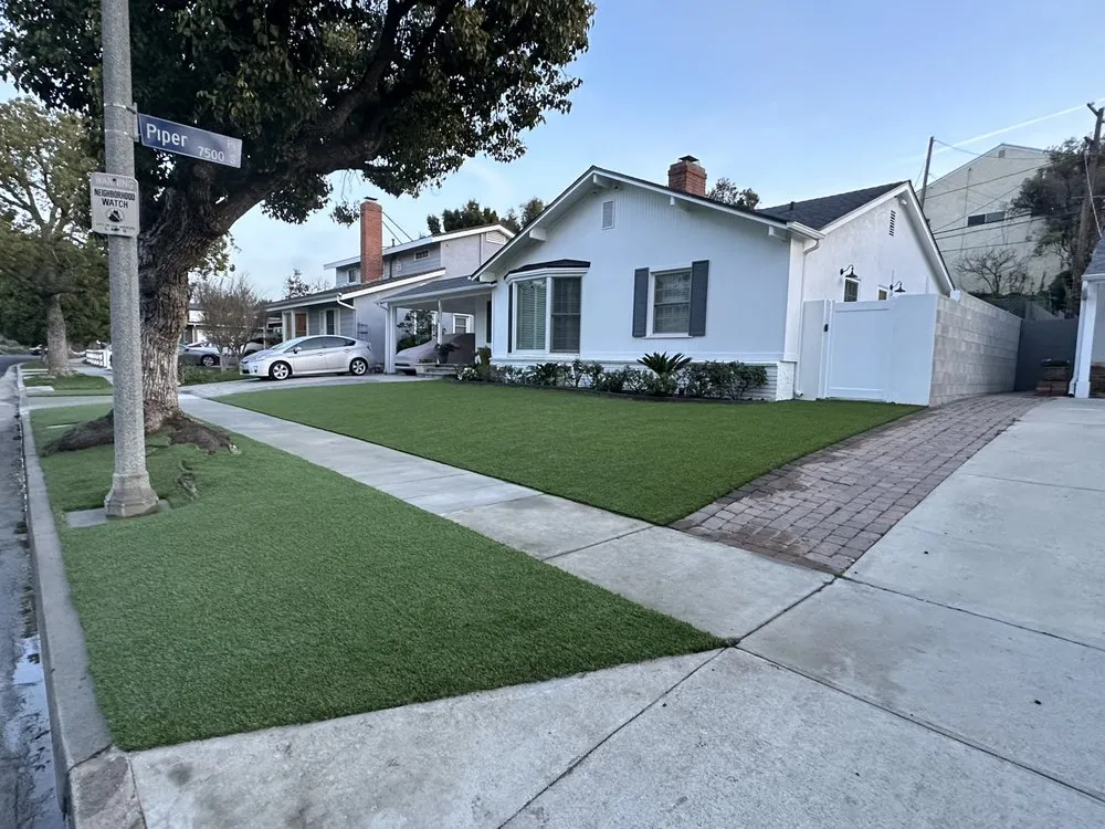 Affordable lawn mowing service experts serving Marina Del Rey, CA - Waterless Turf