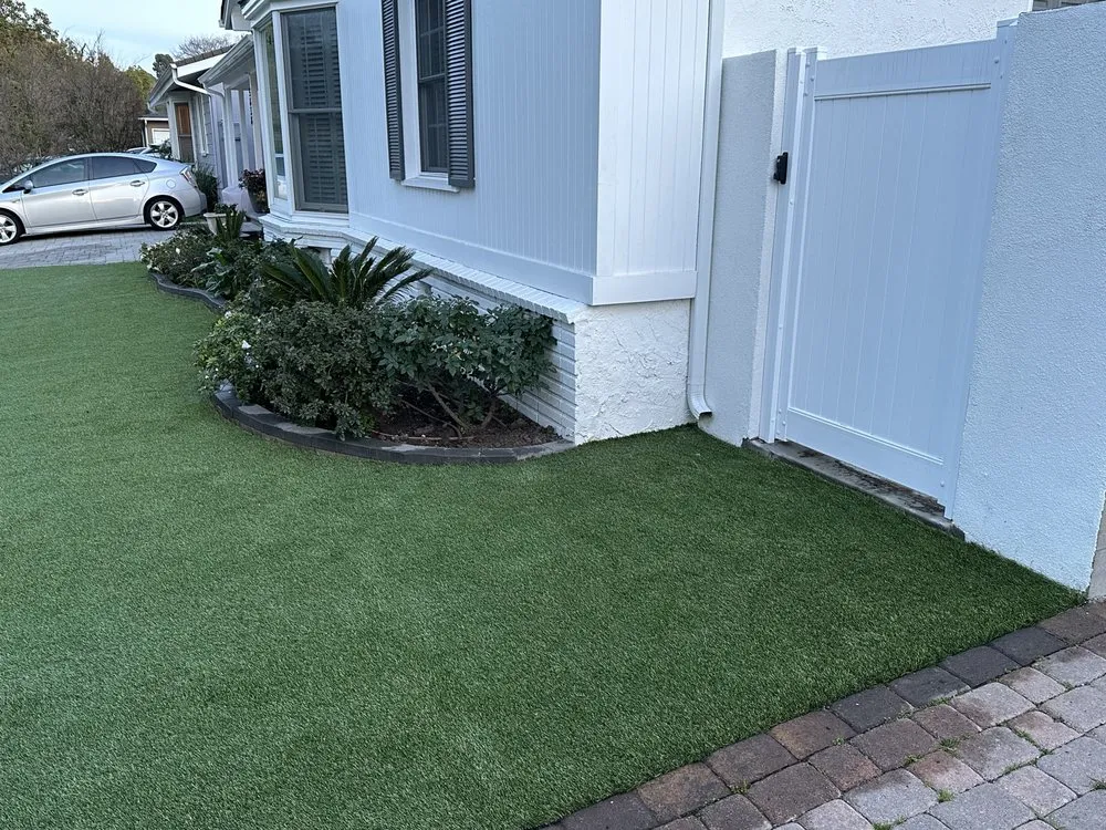 Custom residential landscaping in Marina Del Rey, CA - Waterless Turf