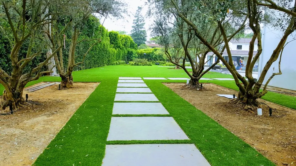 Affordable outdoor landscaping experts serving Thousand Oaks, CA - Waterless Turf