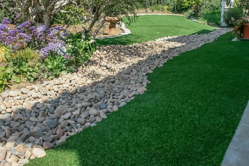Affordable garden landscaping in Thousand Oaks, CA - Waterless Turf