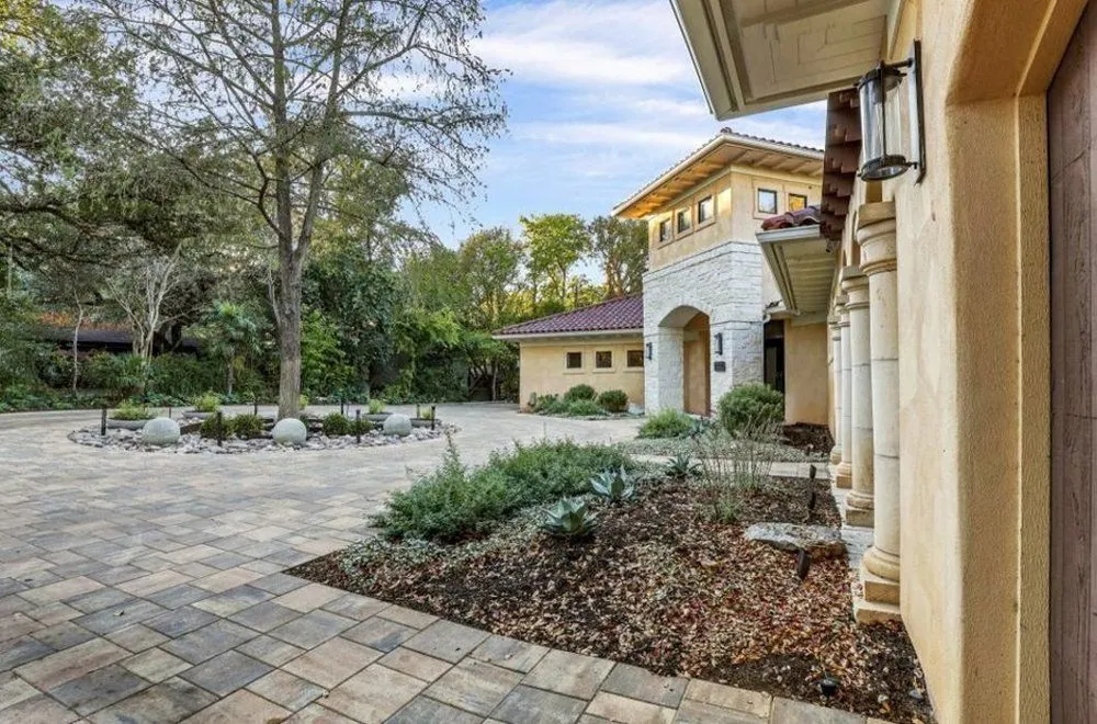 Trusted lawn care service in Austin, TX - Waterloo Outdoor Design Build