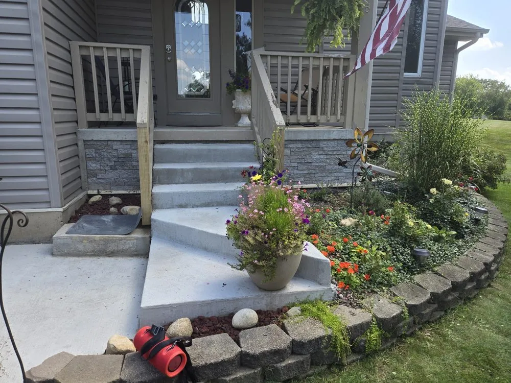 Reliable garden landscaping for homes across Wonder Lake, IL - Waters Edge Construction