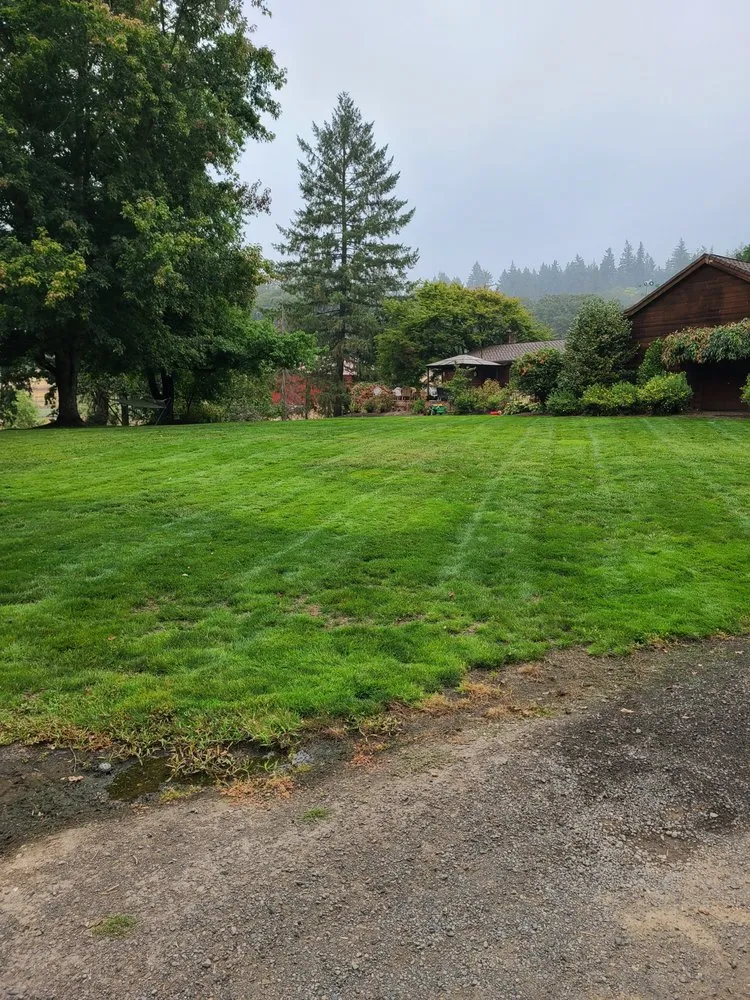 Custom garden landscaping for beautiful yards in Woodburn, OR by Waterside Landscape Maintenance