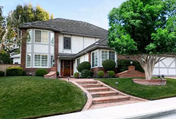 Top-rated lawn mowing service in Los Angeles, CA - WaterWise Services