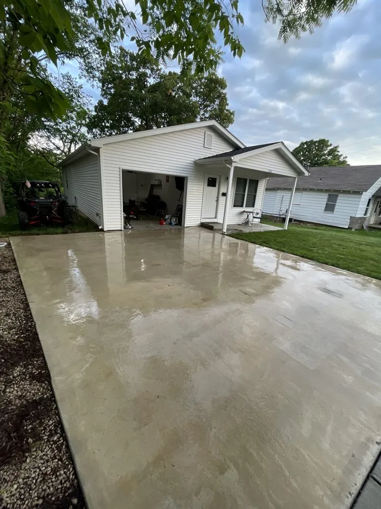 Expert yard cleanup service experts serving Sullivan, MO - Watson & Co