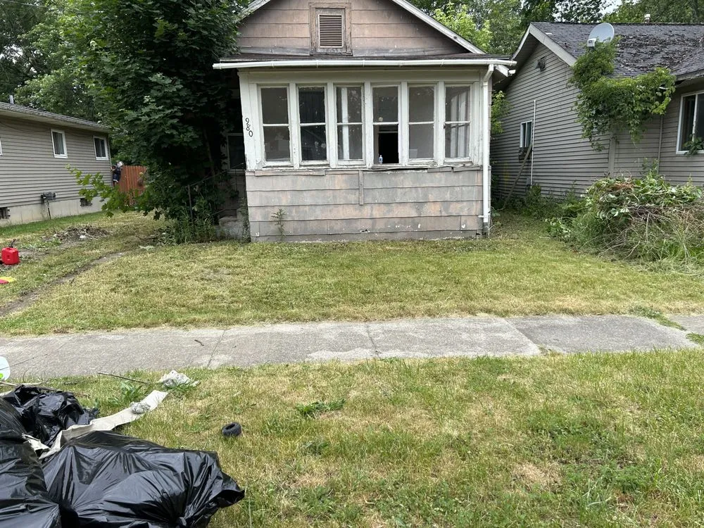 Custom yard maintenance in Flint, MI - Watson Lawn Service