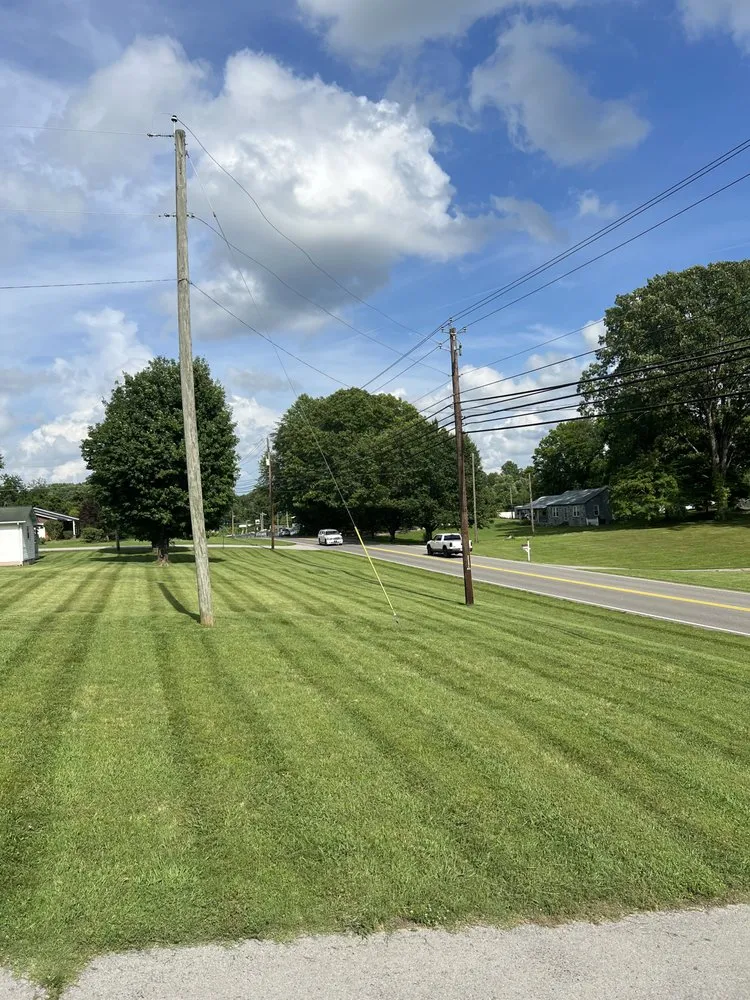 Professional lawn care service experts serving Jefferson City, TN - Watson’s Lawn Care