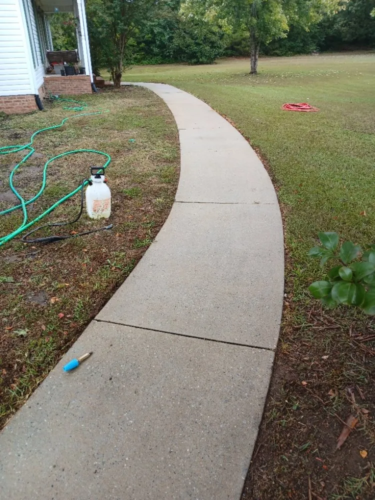 Affordable lawn care service for beautiful yards in Fair Play, SC by Watsons Lawncare And More
