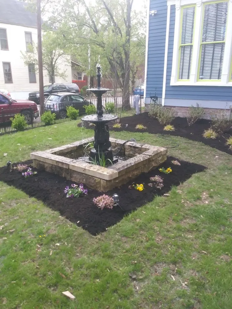 Local residential landscaping experts serving Louisville, KY - waynes custom landscapping