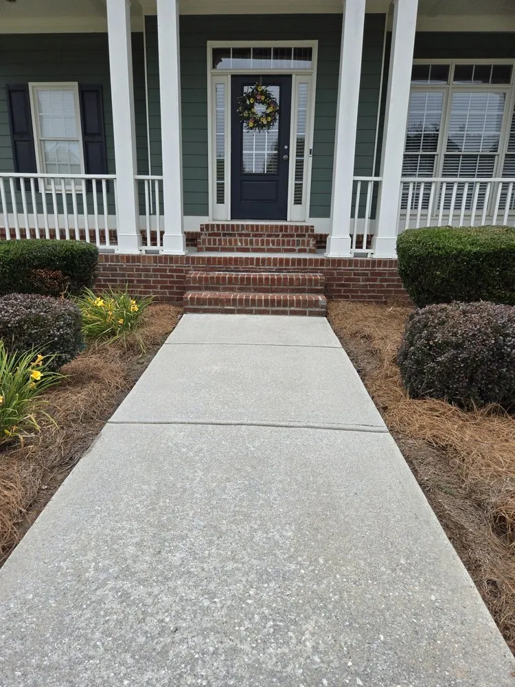 Affordable outdoor landscaping in Loganville, GA - Wayne's Way Pro Wash