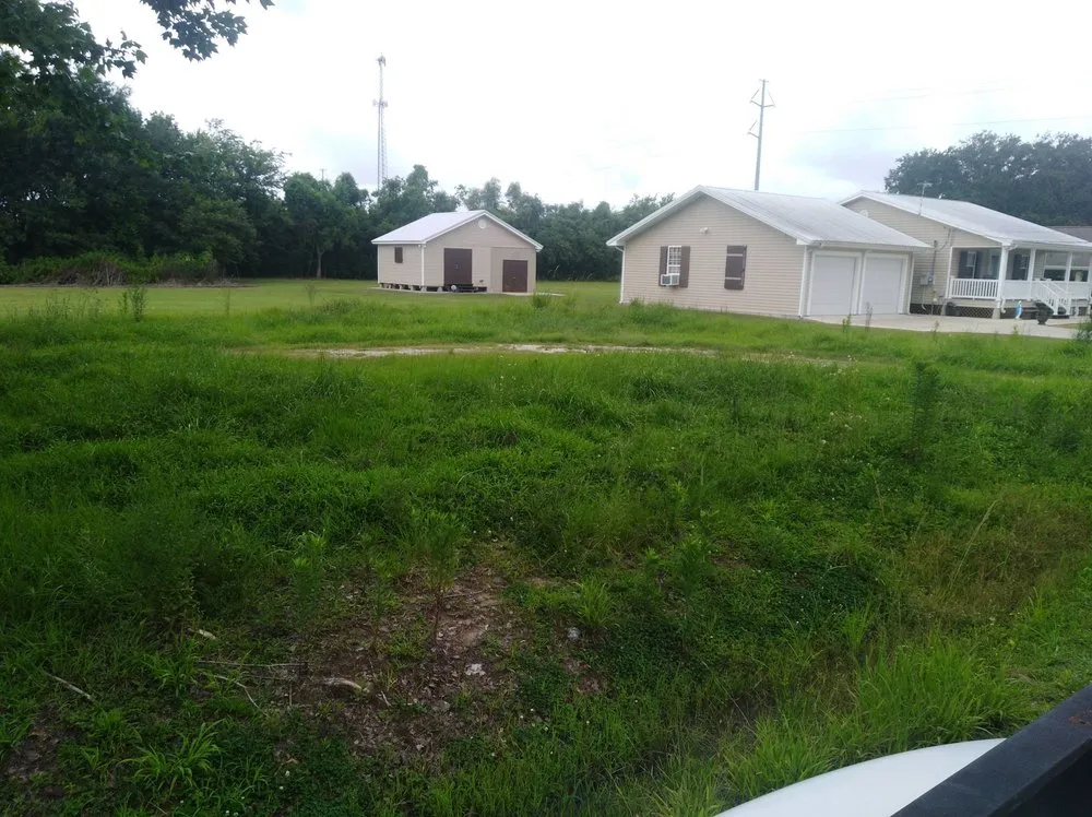 Trusted garden landscaping in Raceland, LA by WB Lawn Care