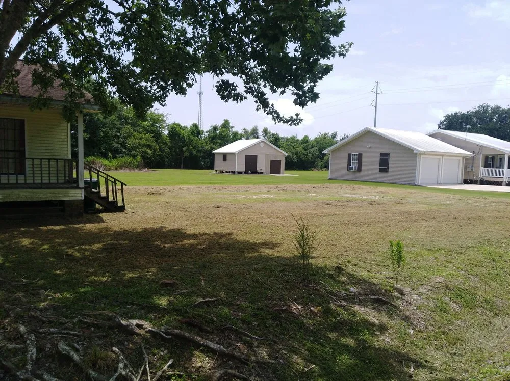 Trusted lawn care service with custom design in Raceland, LA by WB Lawn Care
