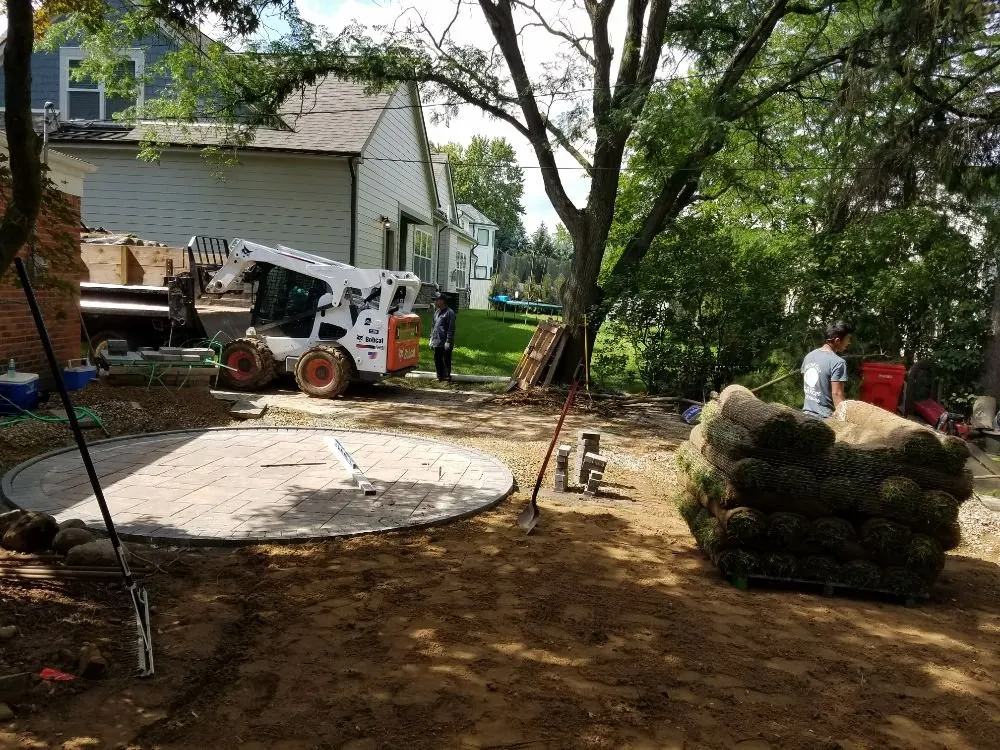 Top-rated landscaping services experts serving Pontiac, MI - WB Maintenance