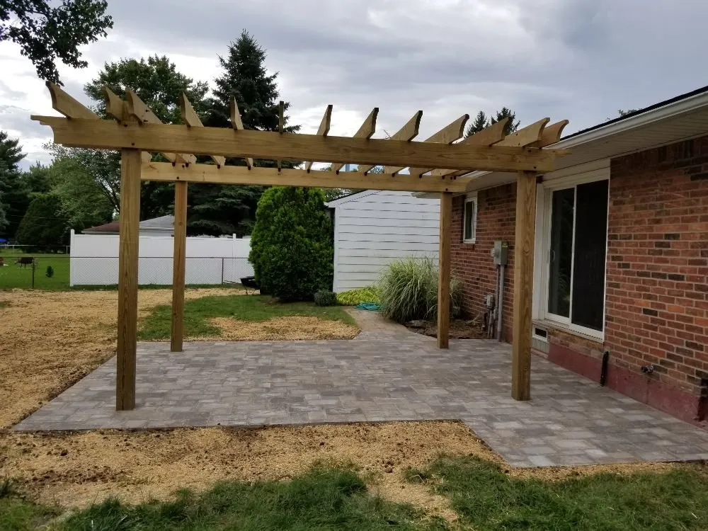 Affordable yard cleanup service experts serving Pontiac, MI - WB Maintenance