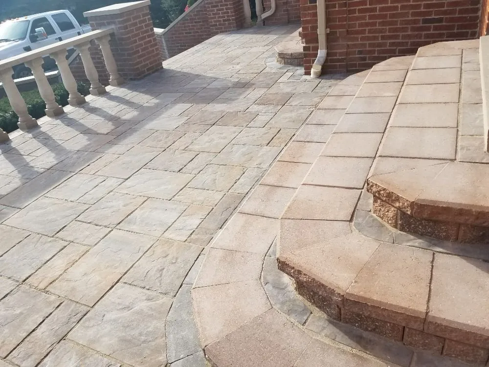 Affordable yard maintenance in Pontiac, MI by WB Maintenance