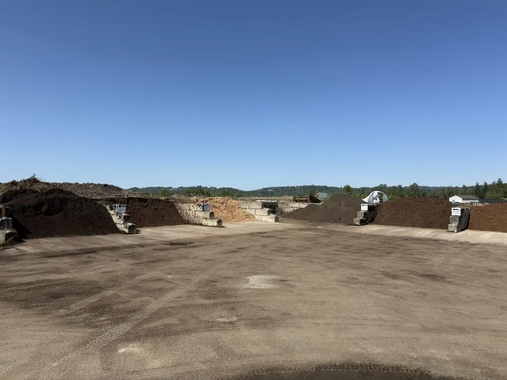 Custom landscaping services for year-round maintenance across Snohomish, WA - WCI The Stockyard