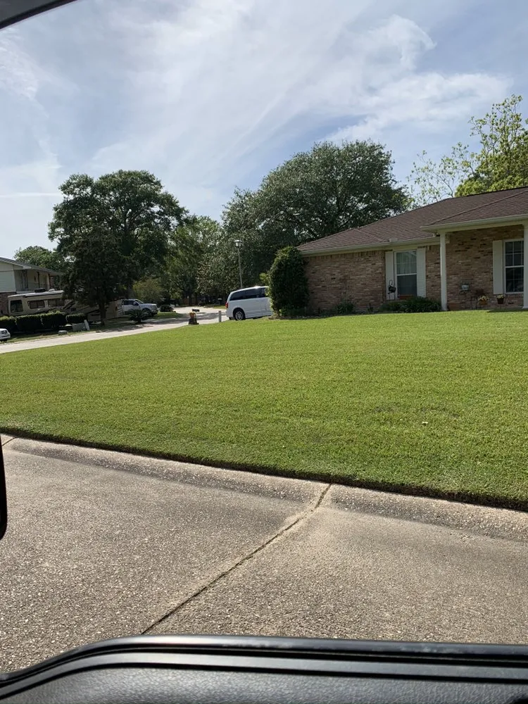 Reliable lawn mowing service for residential properties across Pascagoula, MS - WD Lawn Care
