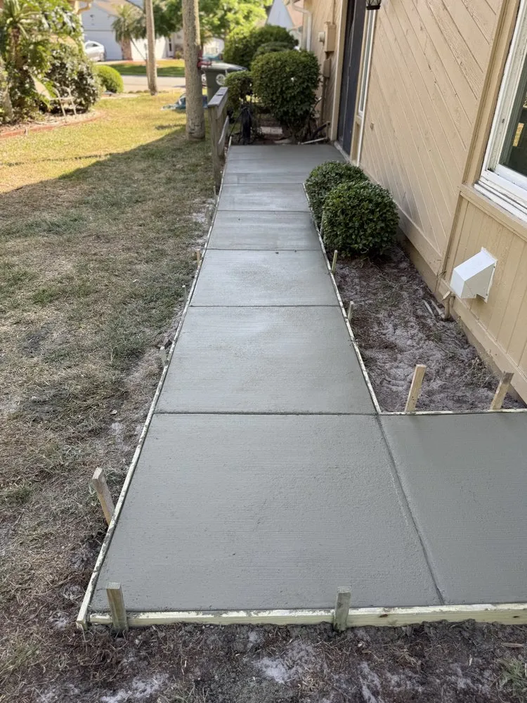 Custom garden landscaping for homes in Daytona Beach, FL by WD Warren