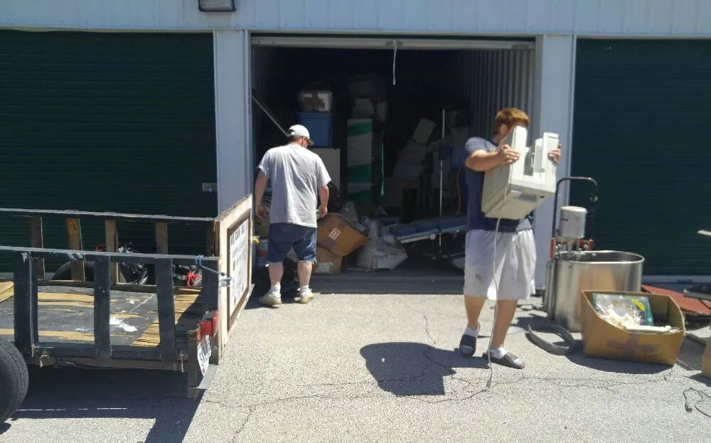 Professional outdoor landscaping in Toledo, OH - We Can Do It Removal and Cleaning Service