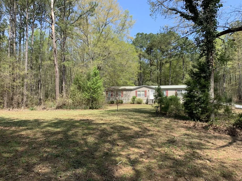 Expert yard maintenance in Covington, GA - We Care About Your Lawn