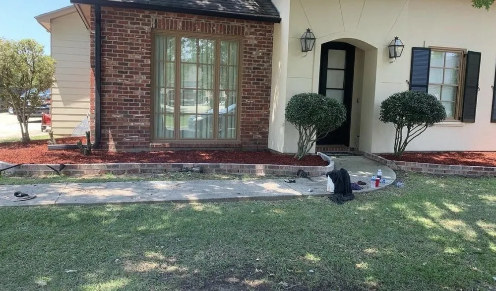 Reliable landscape design experts serving Baton Rouge, LA - We Come 2 U Landscape Care