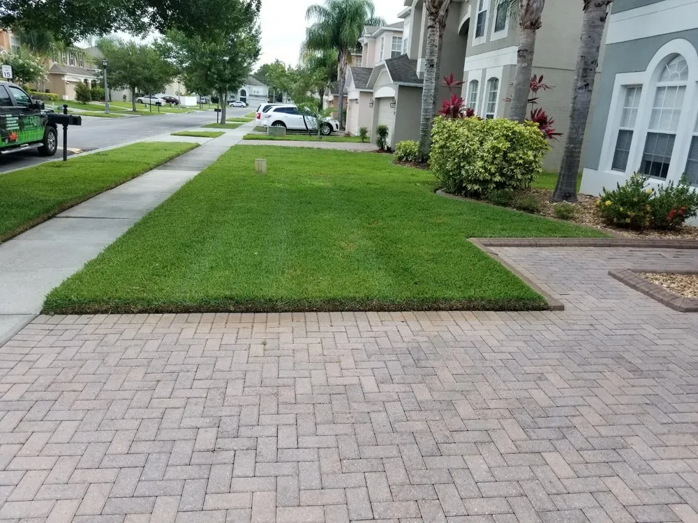 Local garden landscaping in Orlando, FL by We Cut Lawncare and Maintenance