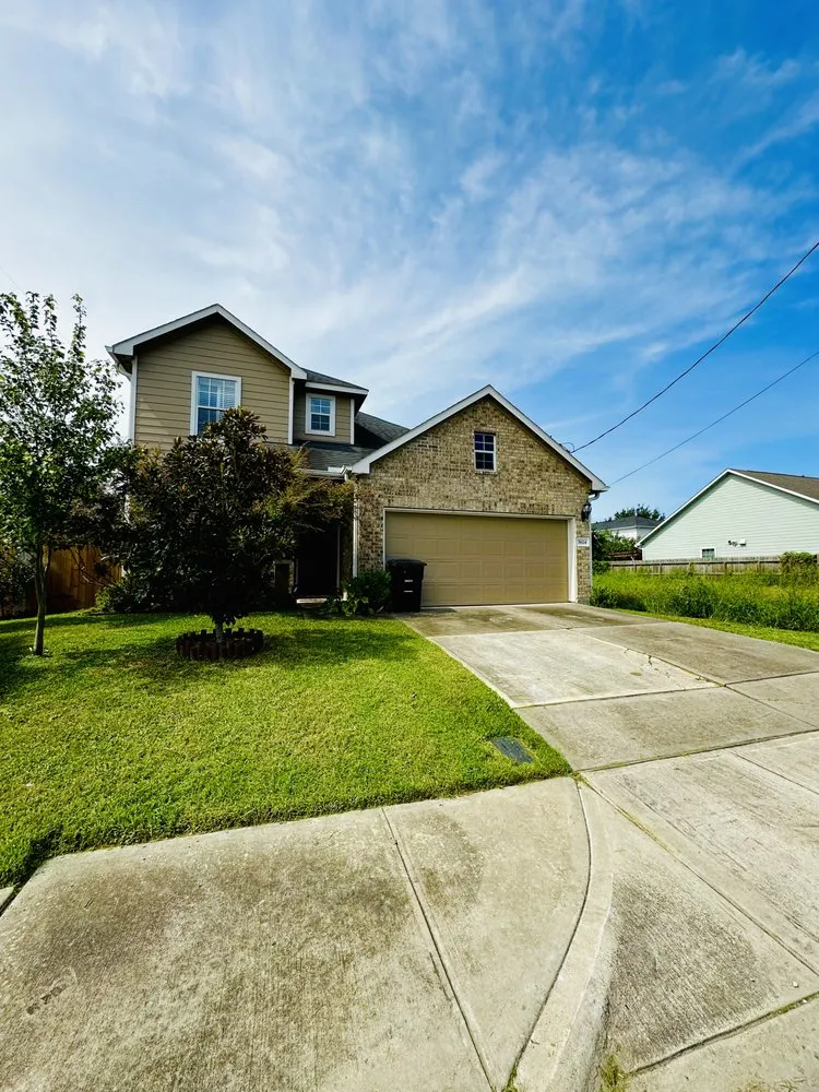 Trusted outdoor landscaping in Houston, TX - We Cutt Dat Lawn Care Services