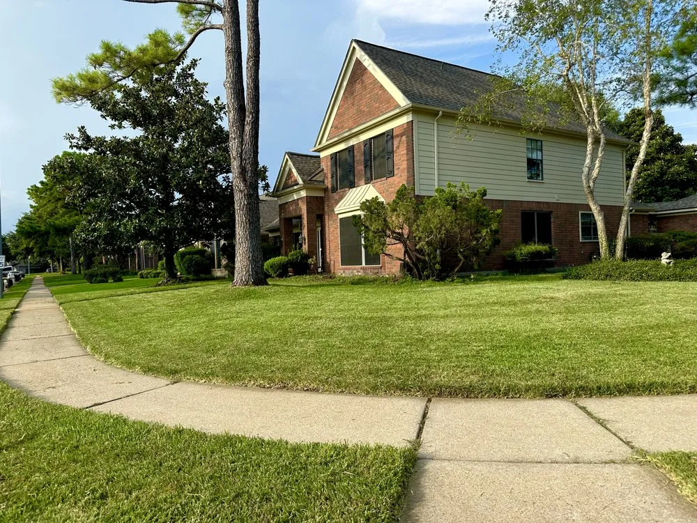 Top-rated lawn mowing service in Houston, TX by We Cutt Dat Lawn Care Services