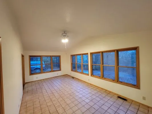 We Do Everything Logo