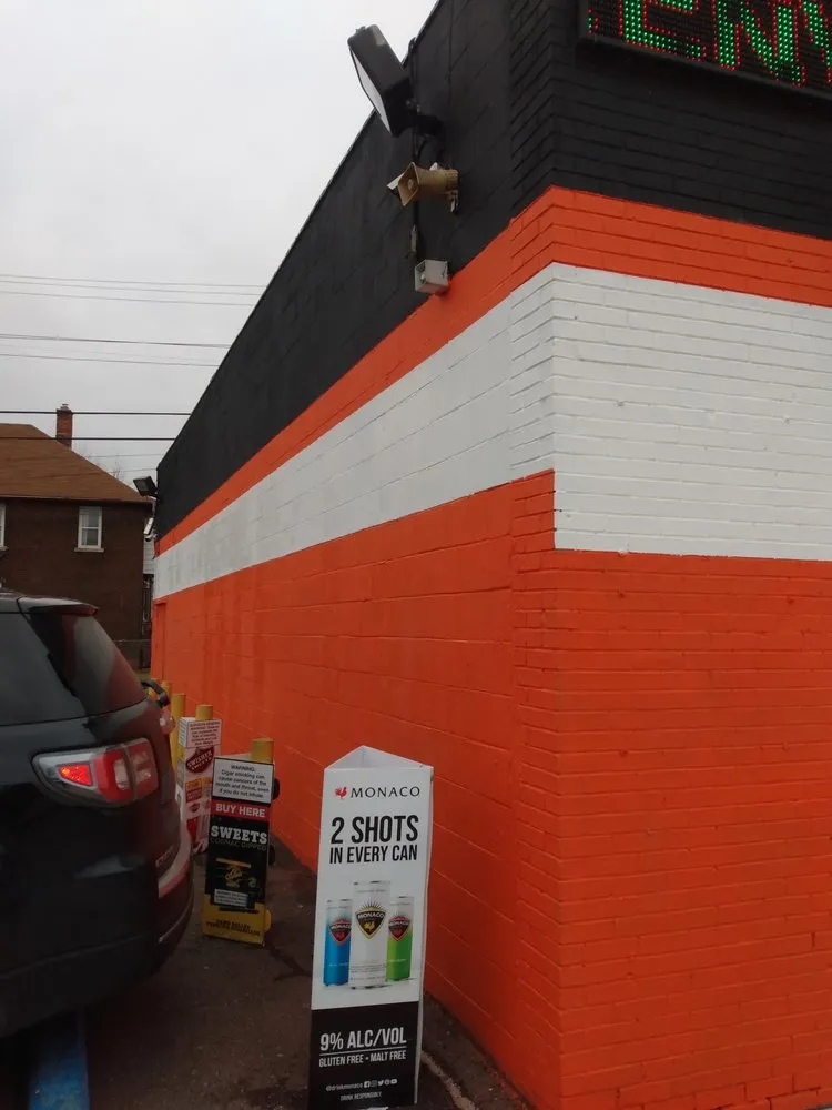 Top-rated lawn care service experts serving Detroit, MI - We Do It All