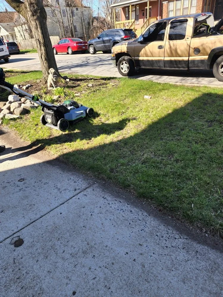 Reliable residential landscaping for year-round maintenance in Chicago, IL by We Got It Property Maintenance